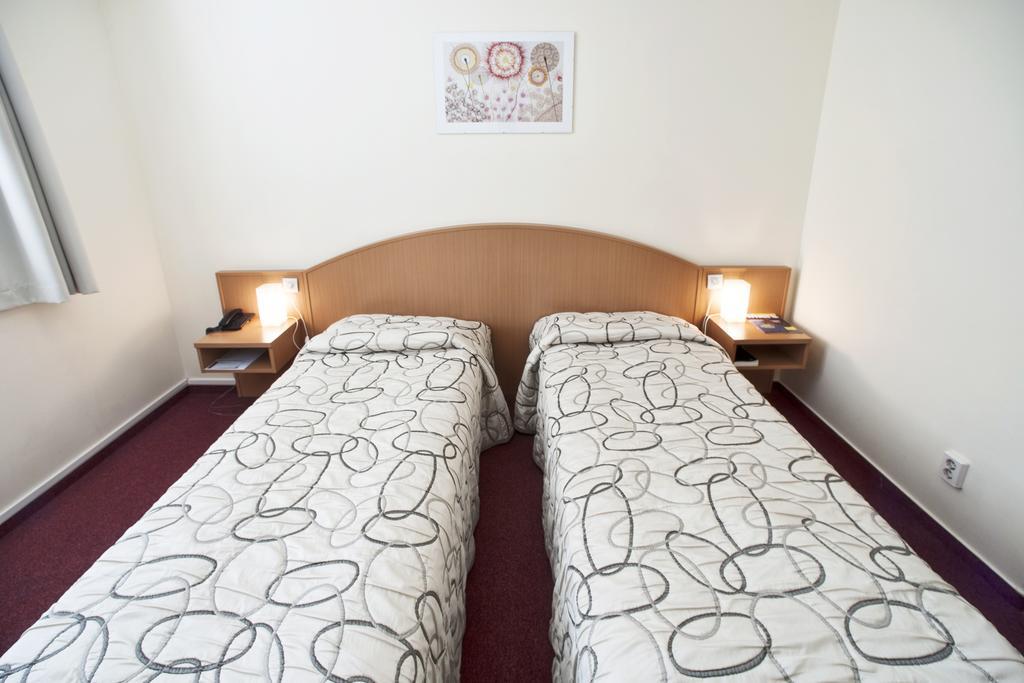 Ceu Konferencia Koezpont Budapeste Quarto foto
